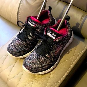 ❤️Skechers Lightweight sneakers❤️